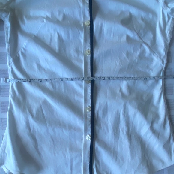 Banana Republic White Fitted Button-down with Black detail - Picture 6 of 7